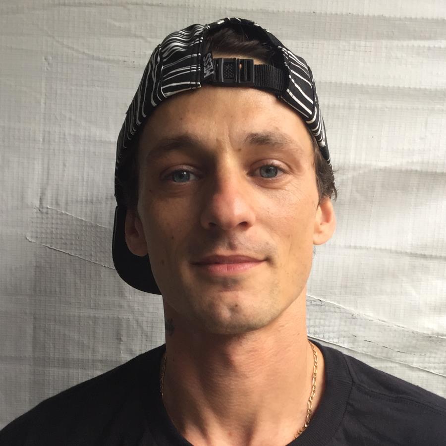 //street.sportech.com.br/photos/skaters/Thiago_Pires.jpeg